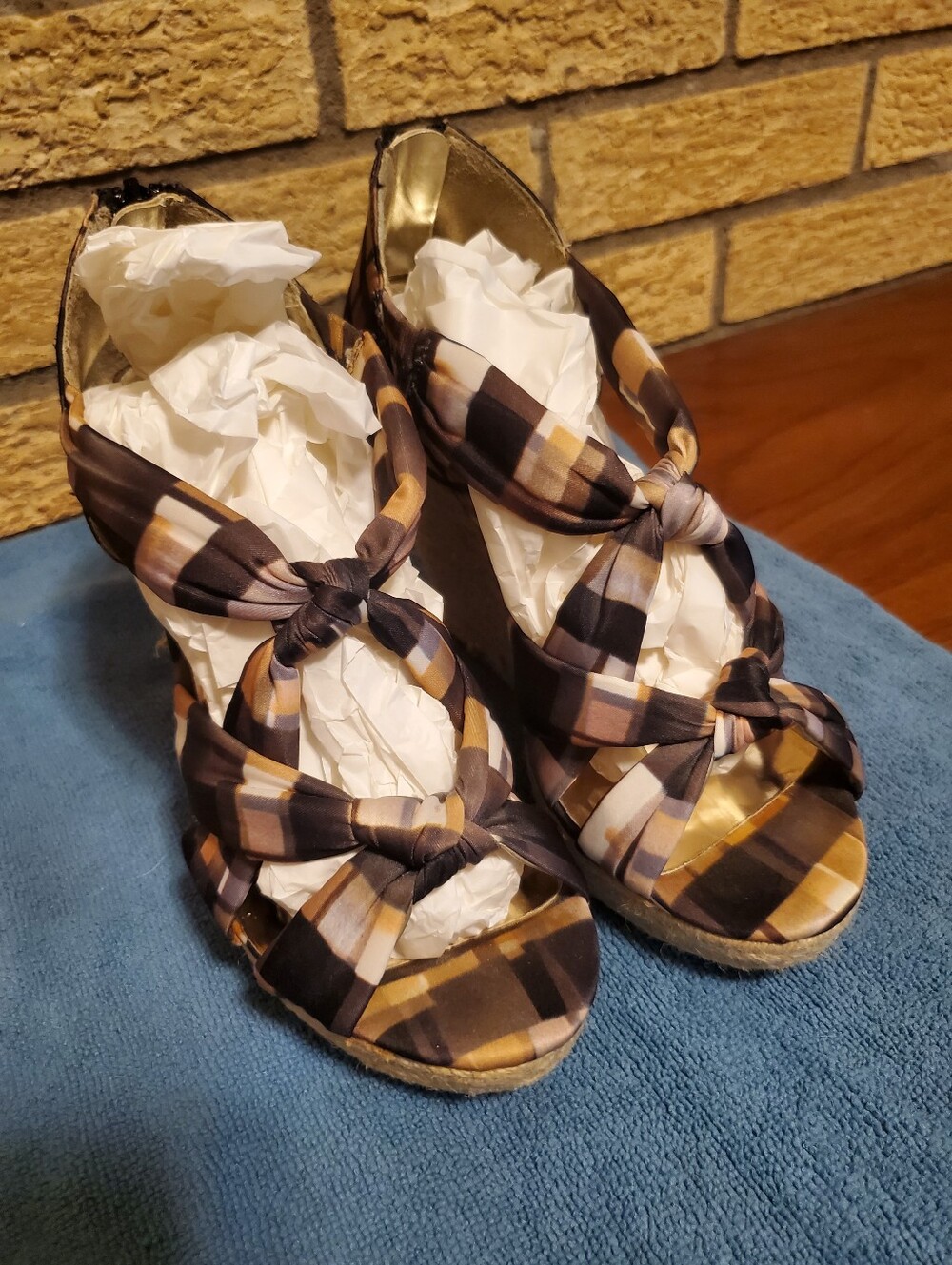 Carlos by Carlos Santana Black Plaid Knot Wedge Sandals,  Size 7.5